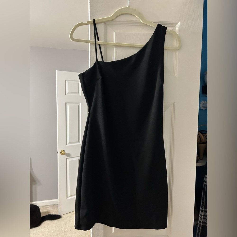 Lulu's Black One-Shoulder Mini Dress